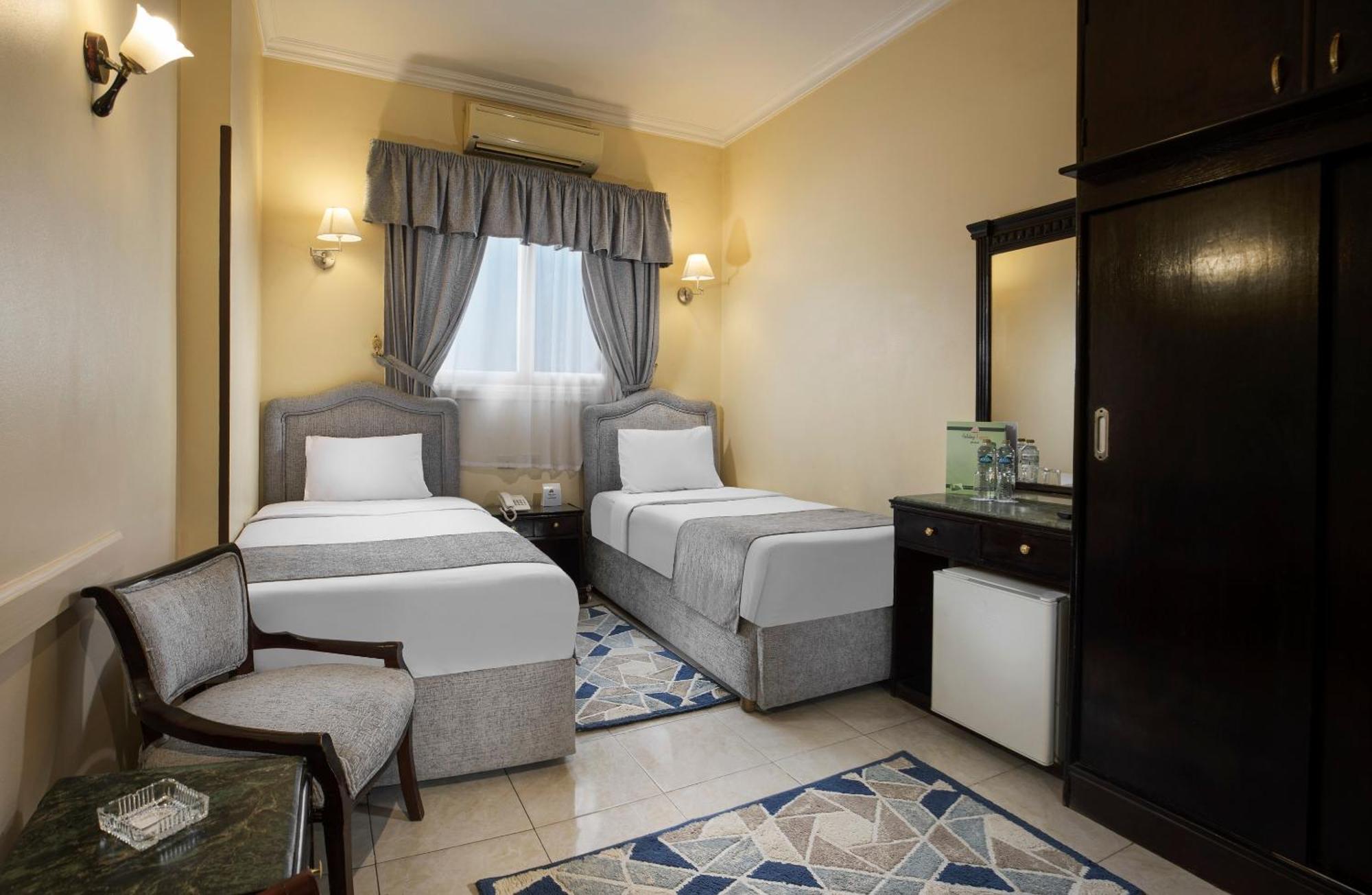 Holidays Express Hotel Giza Exteriör bild